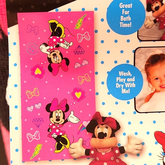 DISNEY MINNI MOUSE NEW GIRLS 2 PIECE BATH SCRUBBY AND BATH TOWEL. 25IN.X 11.5IN. - Picture 5 of 8